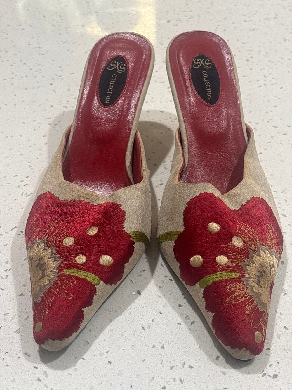 Women’s sz 7 Vintage Mules